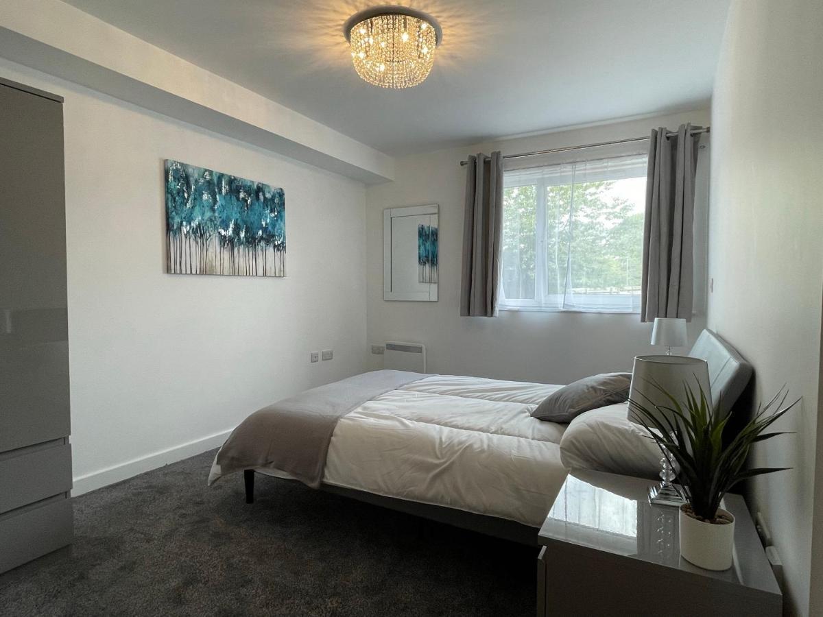 Moda Wigan - Stylish 2 Bed Apartment Central Уиган Экстерьер фото